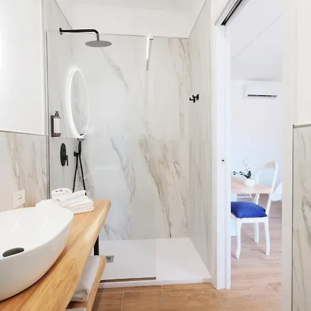 בית הארחה Luxury L'aurora 3*